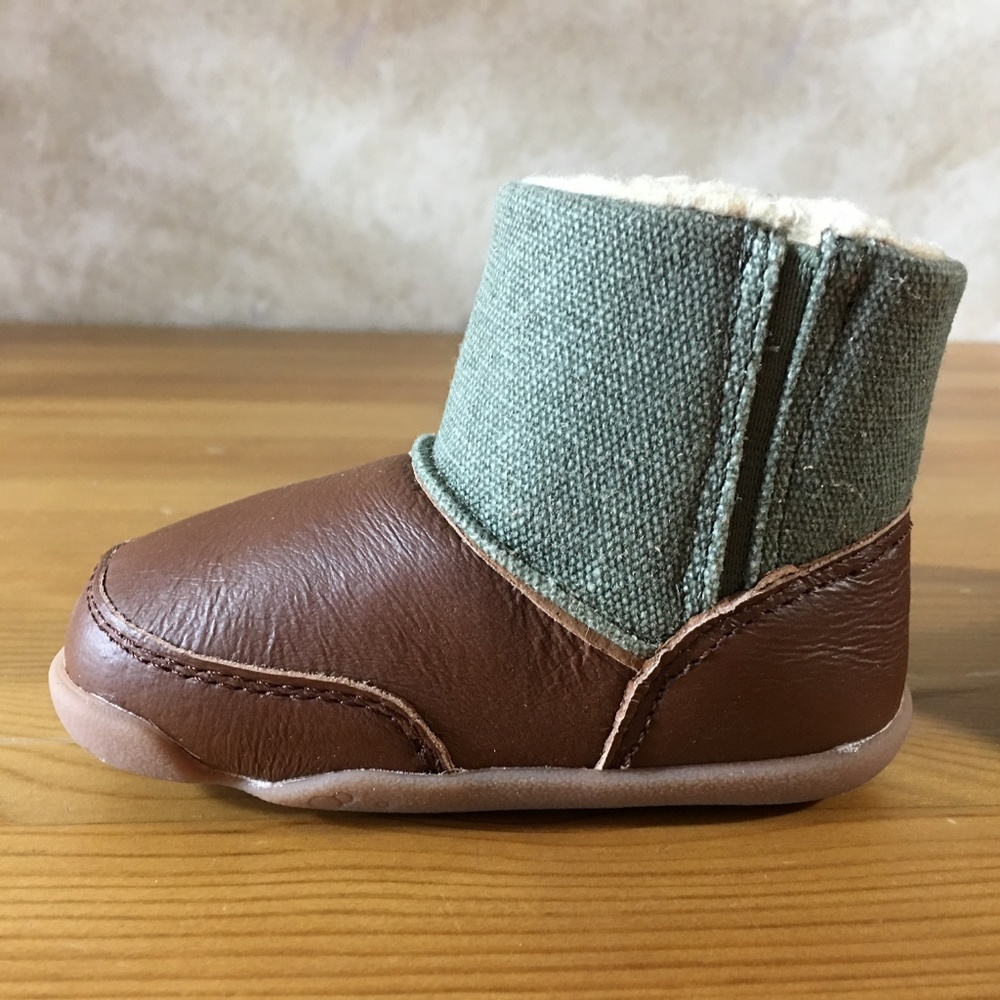 ❌SOLD❌ NEW Baby Boots Carters Infant Boys Girls 3 - Picture 3 of 8
